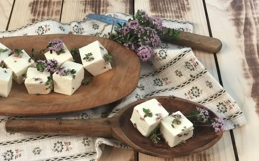 Sajt-virág ízharmóniák – melyik sajthoz illik a kakukkfű virága?